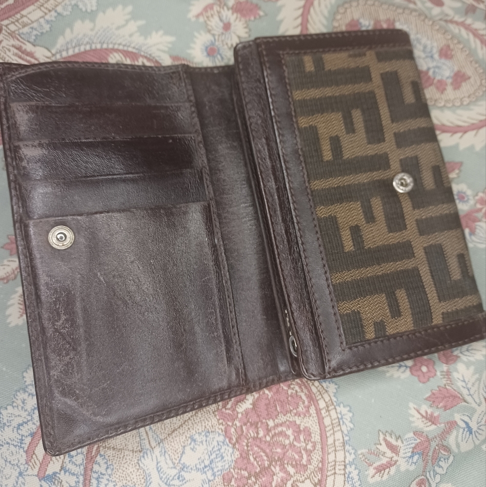 Vintage 90's Fendi Zucca Compact Wallet - Picture 4 of 14
